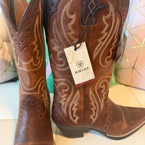 Ariat Tan Western Boots with Embroidery